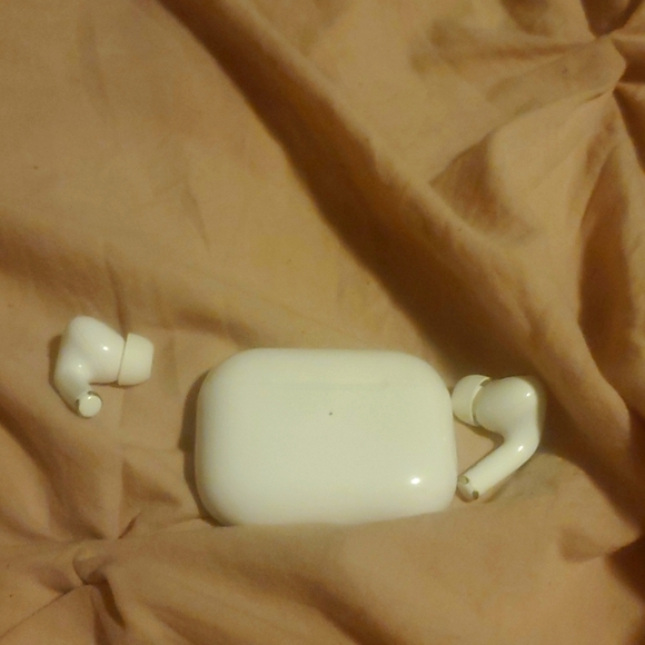 Airpod pros 90$